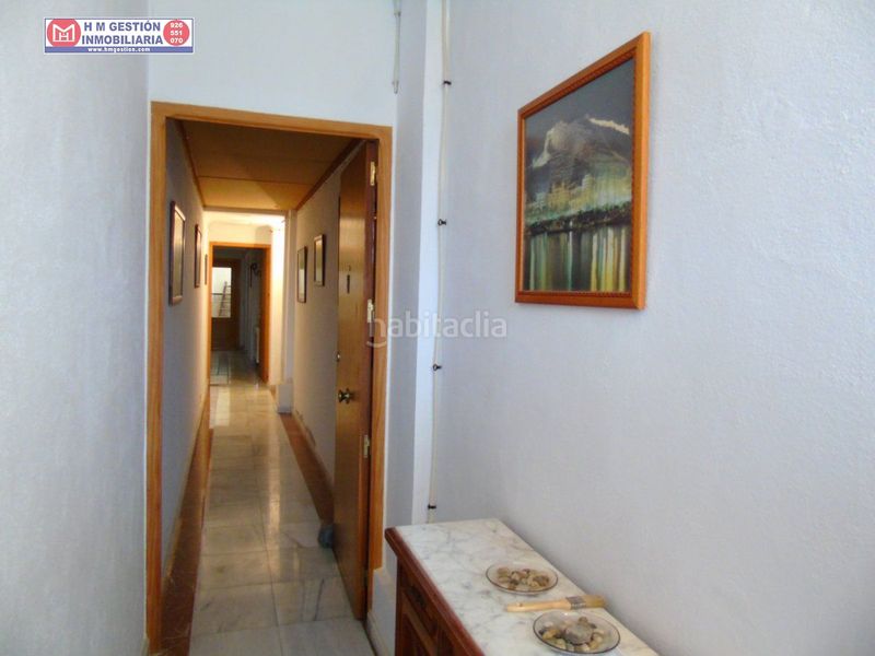 Foto 4da70d7c-ff98-46f0-a88e-a621bc95af43. Casa  en planta baja con local comercial mas salon , baño un dormitorioy en planta primera dos dormitorios y un baño , consultenos en Alcázar de San Juan