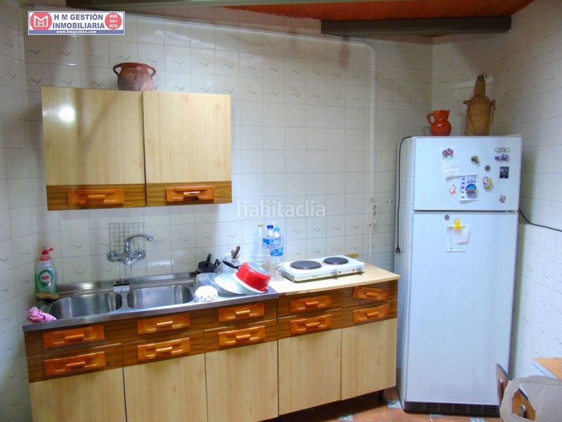 Foto 9a3b90c0-bc7b-434b-9918-b14a0cf0bfa8. Casa  en planta baja con local comercial mas salon , baño un dormitorioy en planta primera dos dormitorios y un baño , consultenos en Alcázar de San Juan