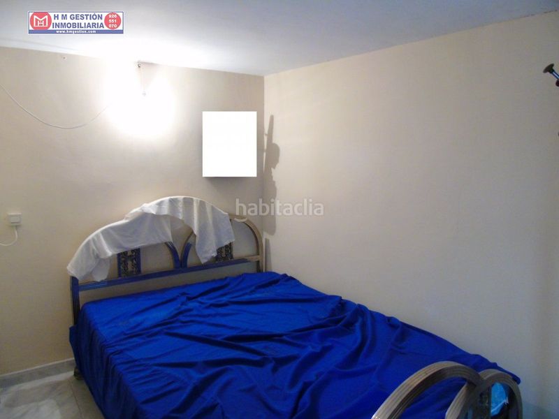 Foto f4f83e71-edd8-43a8-82ad-8d6ed499c640. Casa  en planta baja con local comercial mas salon , baño un dormitorioy en planta primera dos dormitorios y un baño , consultenos en Alcázar de San Juan