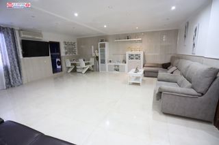 Haus in Alcázar de San Juan. Casa a reformar, en planta baja con 220 m2, 14 metros de fachada