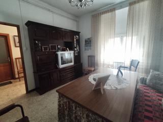 Casa a Campo de Criptana. Casa con 154 m2 de parcela con 4 dormitorios, salón, cocina gara