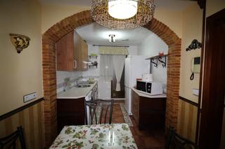 Pis a Centro. Piso céntrico para entrar a vivir. 3 habitaciones. cochera cerra