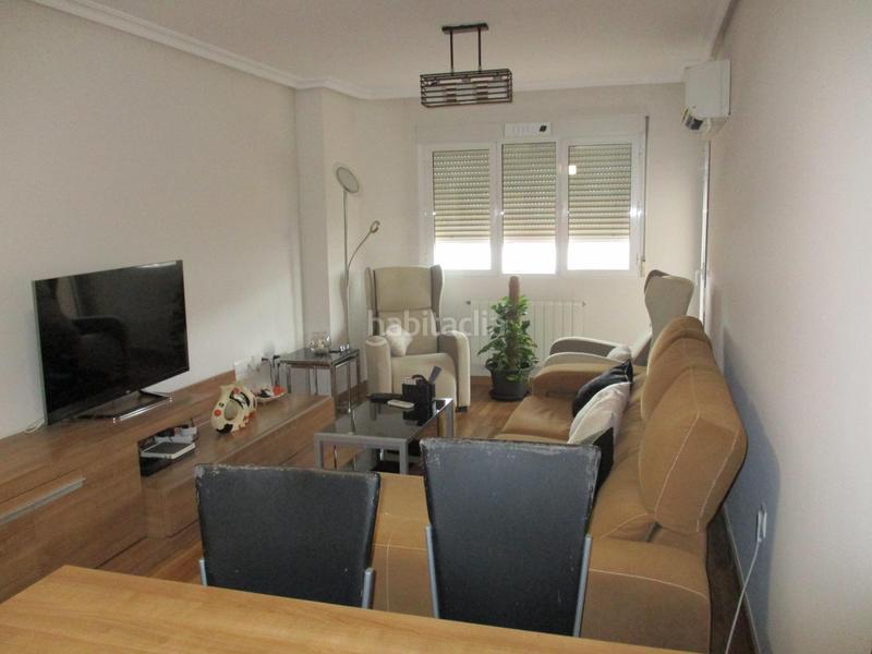 Foto 175516a2-7fac-4340-9394-0f1afdc549e8. Appartamento con riscaldamento parcheggio in El Poblado - Abulagar Puertollano