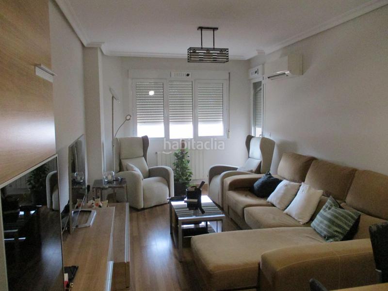 Foto ad33a18b-8fd0-4b3a-b144-21afa435d0f0. Appartamento con riscaldamento parcheggio in El Poblado - Abulagar Puertollano