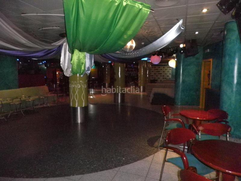 Foto c2e08f7a-47a4-4da0-aca1-0671a1bfb563. Local comercial en Centro Puertollano