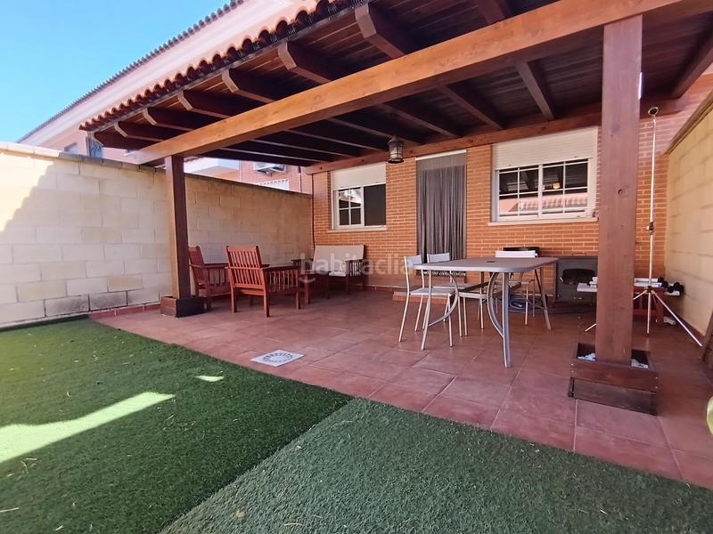 Foto fbb27870-afde-4968-8e6c-975f7f6df62e. Casa a schiera con riscaldamento parcheggio in PAU 2-600 Puertollano