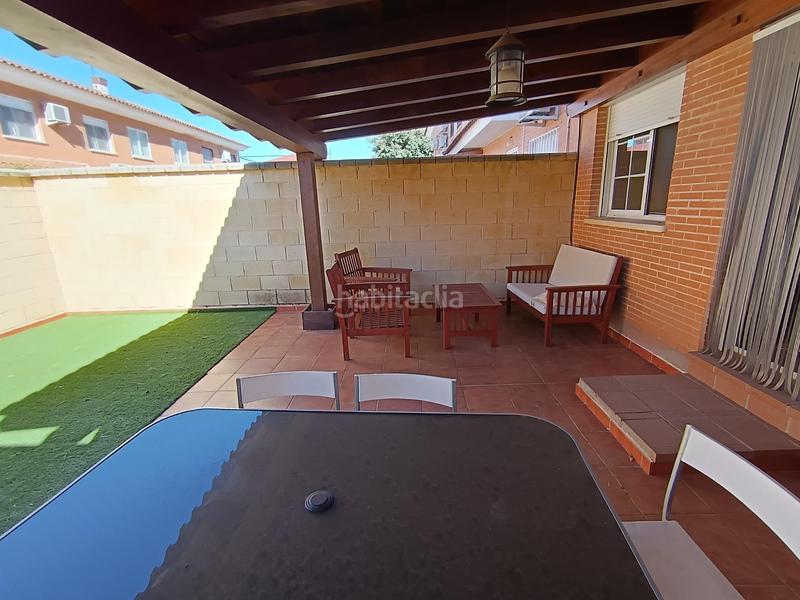 Foto c3d4c717-5e70-4077-94d0-106f72c6d0da. Casa adossada amb calefacció aparcament a PAU 2-600 Puertollano