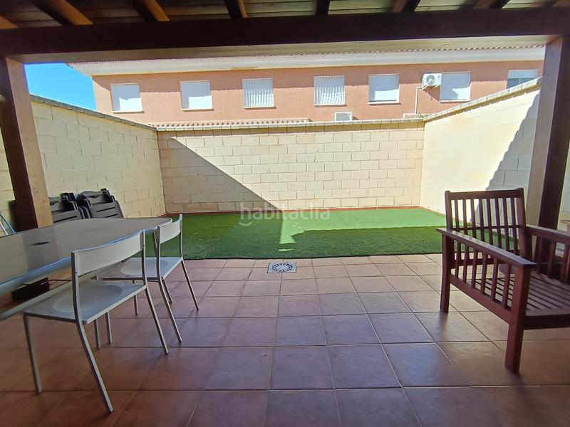 Foto f017af49-d64b-435b-8812-430d9090afaa. Casa adossada amb calefacció aparcament a PAU 2-600 Puertollano