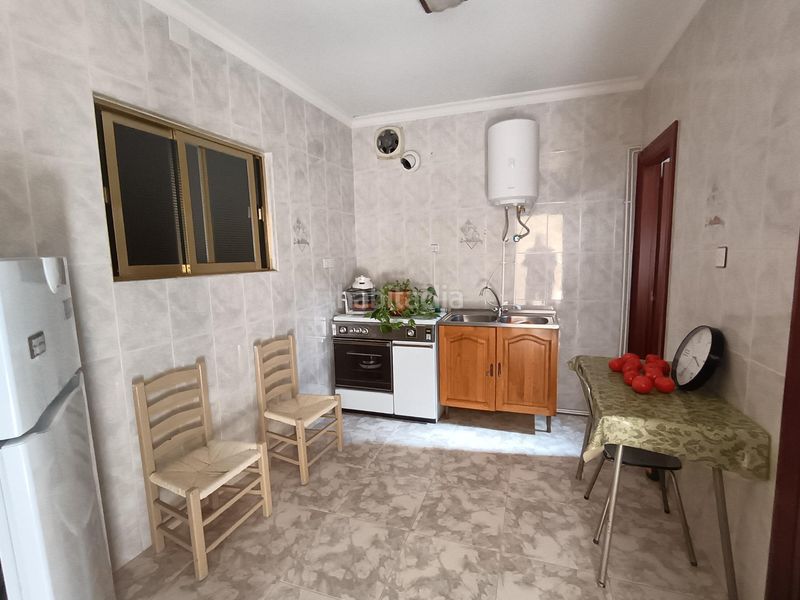Foto 3108a752-0473-426e-9ff9-3ff2175bd43a. Casa amb aparcament a Centro Puertollano