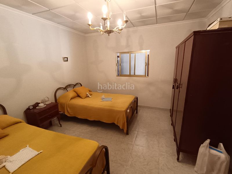 Foto b1cc2691-8307-4e83-b8a1-2a0235199ee4. Casa amb aparcament a Centro Puertollano