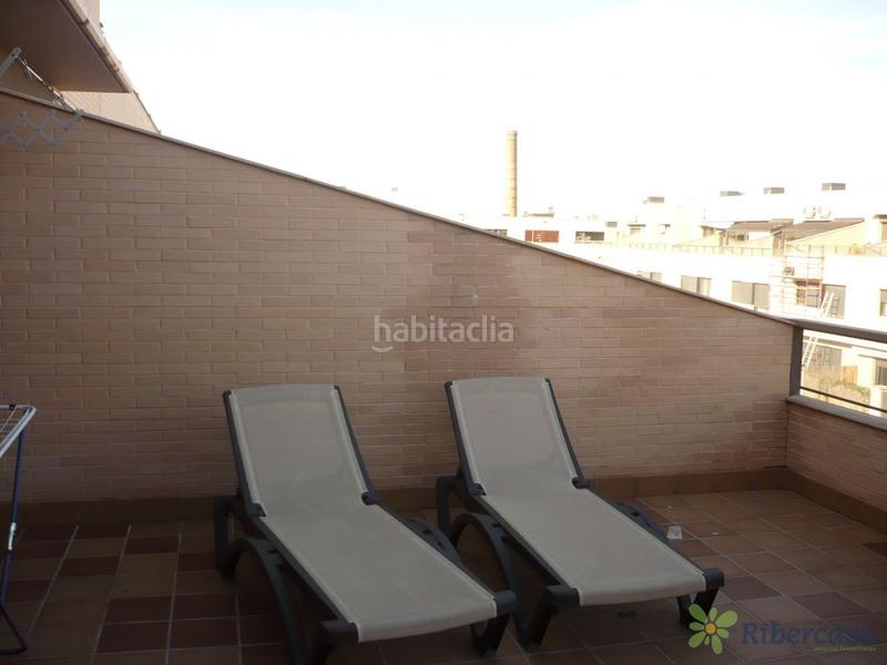 Foto 75bb84aa-b255-4f17-b5ea-68f9523cc928. Casa adosada adosado con jardin y piscina en Azucarera Tudela