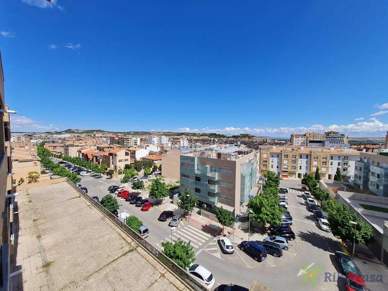 Foto daa2dc73-51db-4057-9195-098d6f02f004. Àtic amb calefacció aparcament a Parque del Queiles Tudela