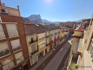 Pis en Avenida la rioja 6. Gran piso luminoso para entrar a vivir en cervera r.a.