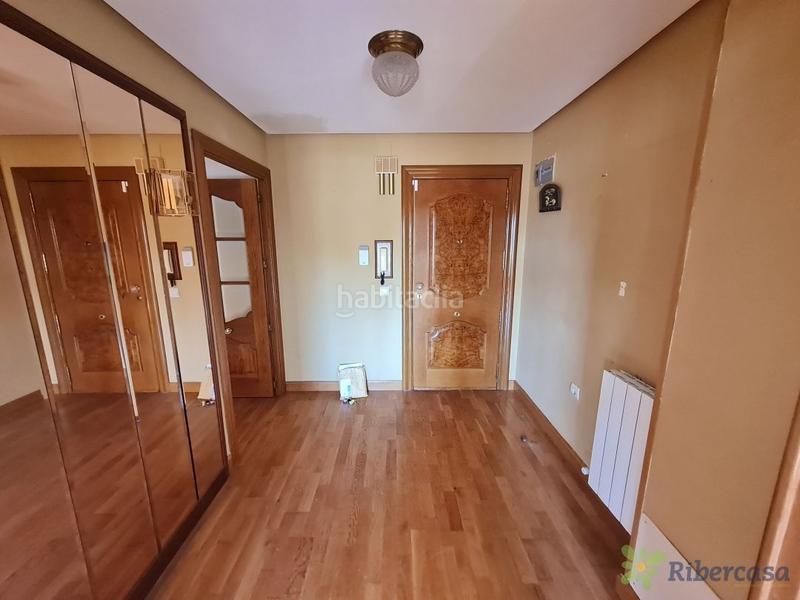 Foto 553108c5-746e-499b-bd68-0ad2ddf5b0b2. Piso impecable, para entrar a vivir en Parque del Queiles Tudela
