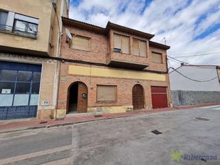 Casa  Calle dos de mayo. Adosado en milagro