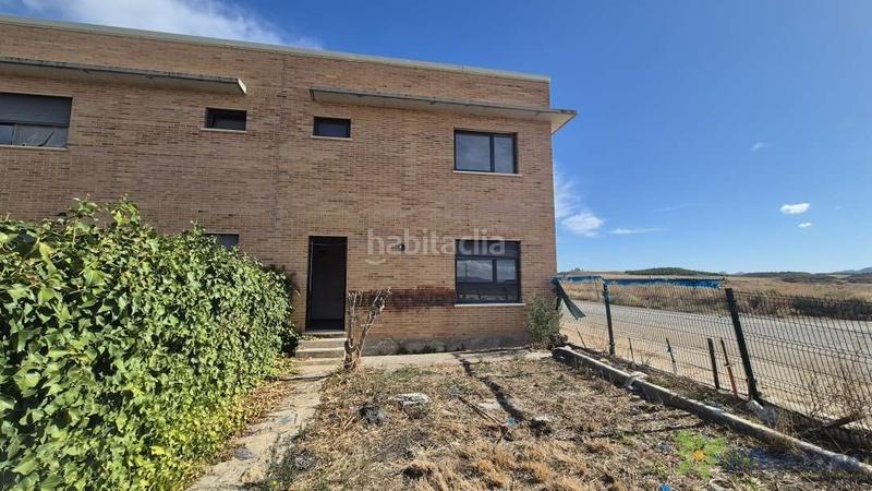 Foto c2e4a358-193c-453e-875e-b2a576a8d650. Casa adosado en Fustiñana
