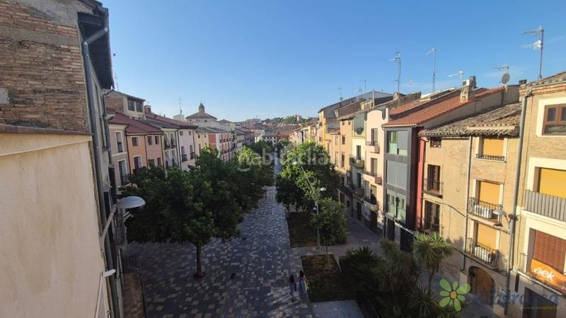 Foto 584b35cb-4366-4848-addb-7180ce7dc634. Piso atico abuhardillado en casco antiguo en Casco Histórico Tudela