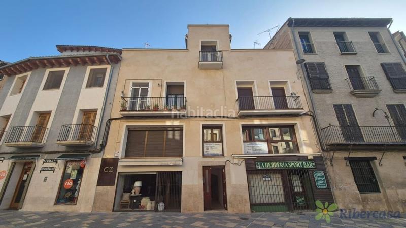 Foto 7063b10e-8dfd-4c29-afe8-7b3c4f2108ec. Piso atico abuhardillado en casco antiguo en Casco Histórico Tudela