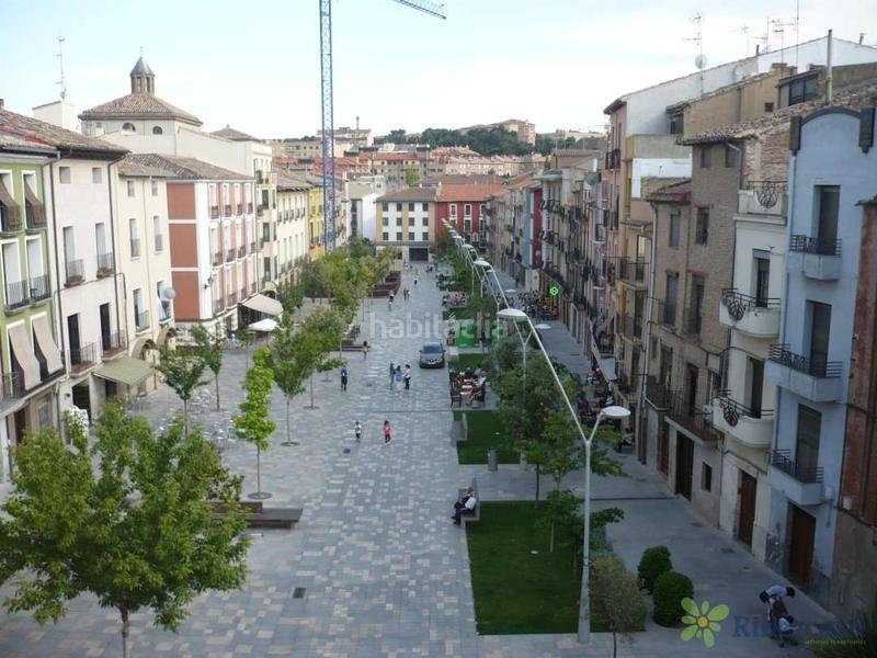 Foto defc384a-4d7c-4dd1-b502-3996d643338a. Piso atico abuhardillado en casco antiguo en Casco Histórico Tudela