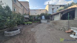 Casa en Cervera del Río Alhama. Bonita casa con jardín en valdegutur