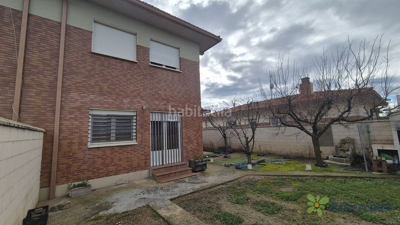 Foto 107adc5f-1a5a-4e66-97d6-8aaafad4896e. Casa amb aparcament a Castejón