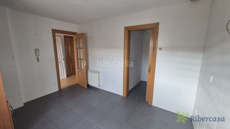 Foto 1138faff-c559-48dd-b253-ff98ae74e603. Casa amb aparcament a Castejón