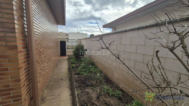 Foto 182b9825-97db-4beb-b203-8bf6e0cff010. Casa amb aparcament a Castejón