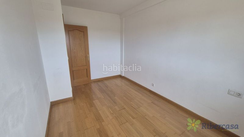 Foto 36f556d0-8a4d-45f9-9900-80888193f3ce. Casa amb aparcament a Castejón