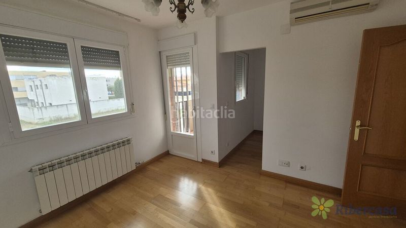 Foto 6fd615a6-f0a1-405a-aed4-d59a253b8faa. Casa amb aparcament a Castejón