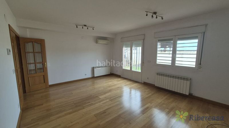 Foto 8a937b35-8142-4a79-ad07-58140b002d36. Casa amb aparcament a Castejón