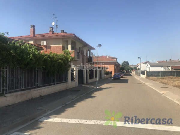 Foto 95591f31-dd6c-417c-b7e8-771229382007. Casa amb aparcament a Castejón