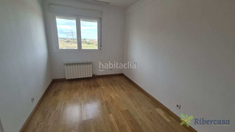 Foto aa091a4f-a170-418c-8052-fd3758c35f30. Casa amb aparcament a Castejón