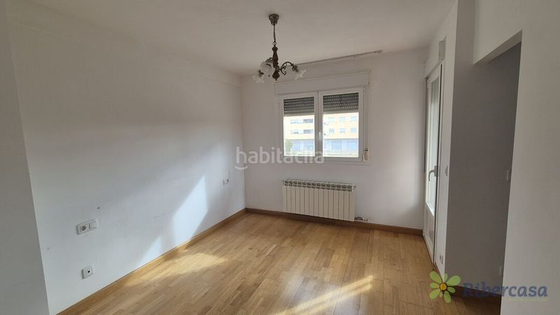 Foto bd749863-8689-4528-bf3e-63e8deded883. Casa amb aparcament a Castejón