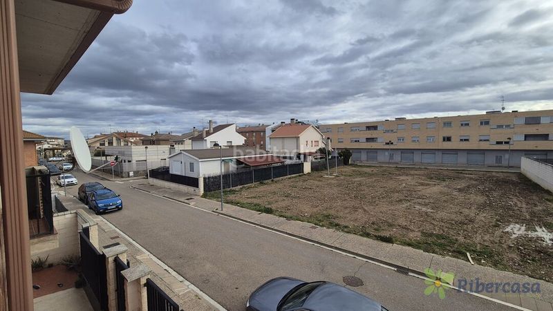 Foto d1de6716-b297-4370-ace1-791b4be8be29. Casa amb aparcament a Castejón