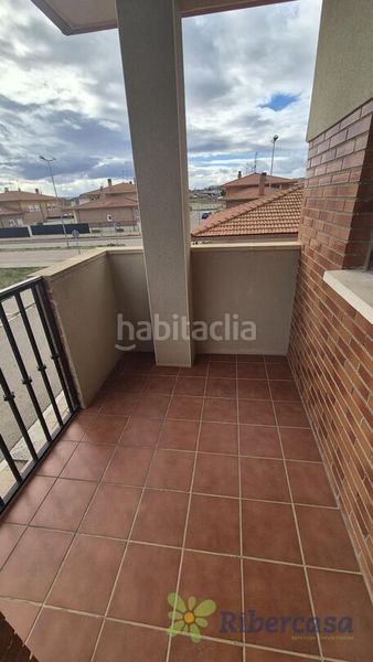 Foto d87cdb6c-3288-442a-bb37-2cf6cb809f11. Casa amb aparcament a Castejón