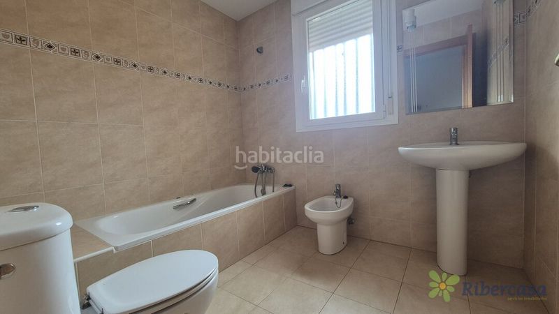 Foto fc118d12-78f7-4a1e-9746-108310e7d0cc. Casa amb aparcament a Castejón