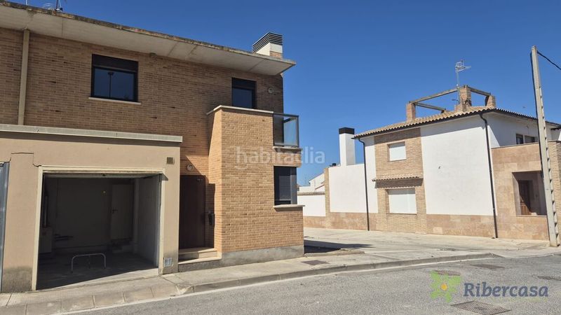 Foto 183724d6-26bd-4423-ad03-fb97a7393736. Casa amb aparcament a Fustiñana