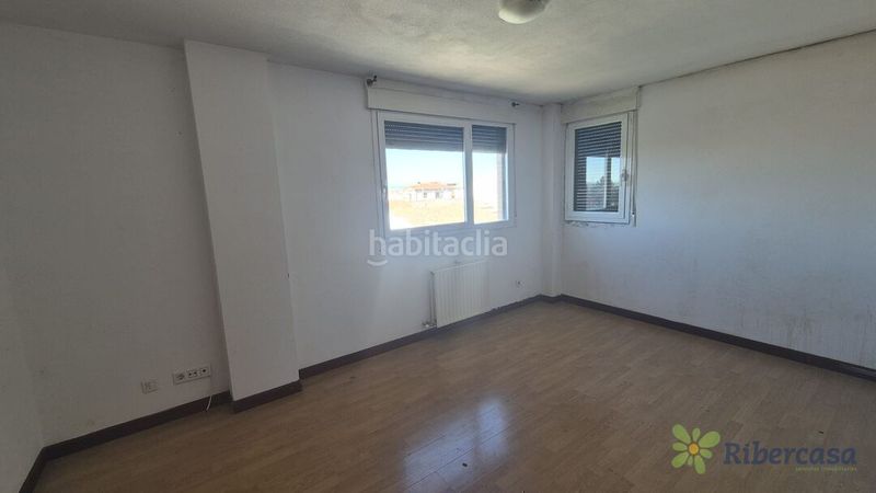 Foto 1f9fed03-f103-4660-95ca-931ba3b0e1a9. Casa amb aparcament a Fustiñana