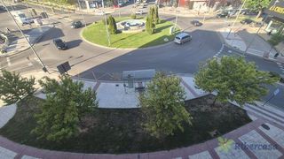 Appartamento in Griseras - Gardachales. Piso con garaje y trastero en plaza de europa, inmueble en perio