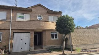 Casa adosada  Calle donantes de sangre 2. Adosado con jardin en monteagudo, inmueble en venta flash