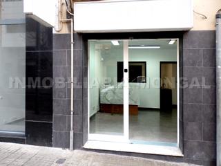 Location Local commercial à Carrer d'eusebi güell 68. Local comercial  situado en calle principal, actualmente en plen