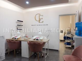 Business premise in Carrer d'Eusebi Güell 68