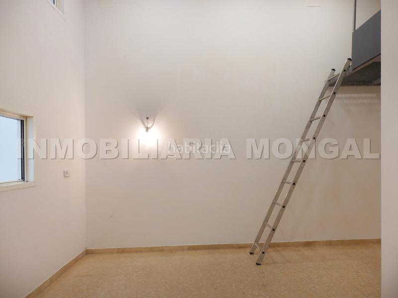 Foto 09dc01c3-4bfb-42f7-a2d7-1ece47cb68ad. Alquiler local comercial , situado en calle principal, apto para cualquier actividad. en Sant Boi de Llobregat