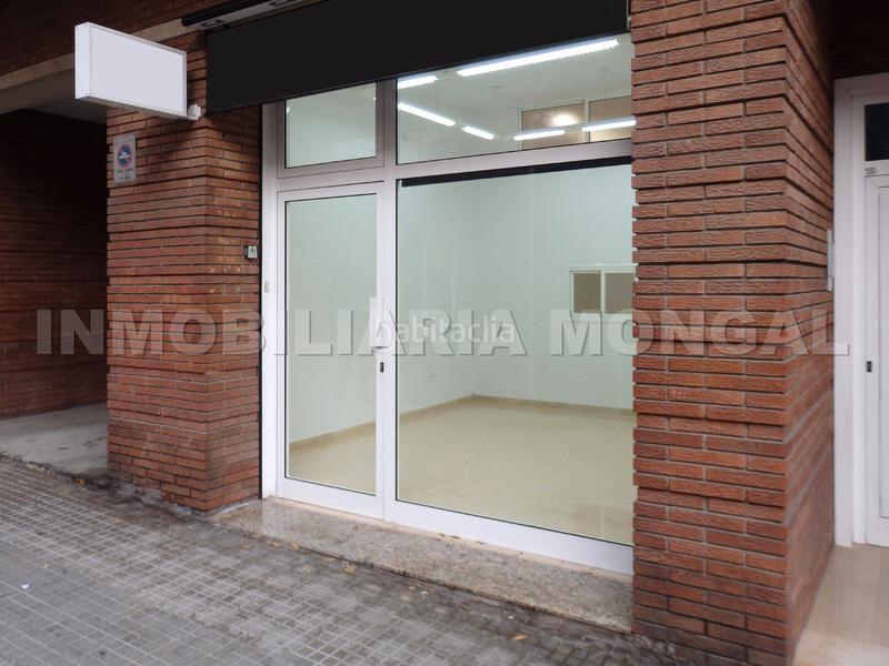Foto 2de402de-4258-40f1-be8c-072002190900. Alquiler local comercial , situado en calle principal, apto para cualquier actividad. en Sant Boi de Llobregat
