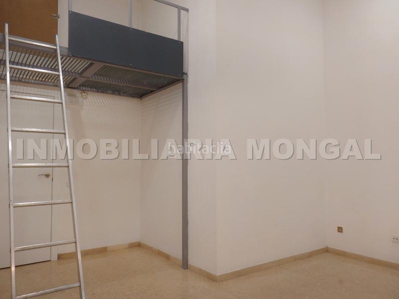 Foto 6d8840d1-5fd4-4342-86b4-8a2bfe3d0990. Alquiler local comercial , situado en calle principal, apto para cualquier actividad. en Sant Boi de Llobregat