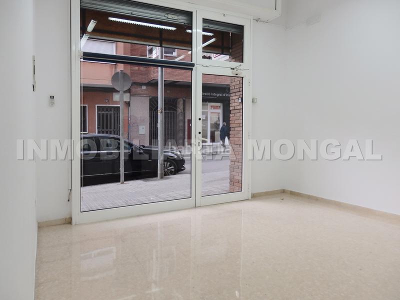 Foto 9df1092f-ca39-4121-9d2a-347ecf16318b. Alquiler local comercial , situado en calle principal, apto para cualquier actividad. en Sant Boi de Llobregat
