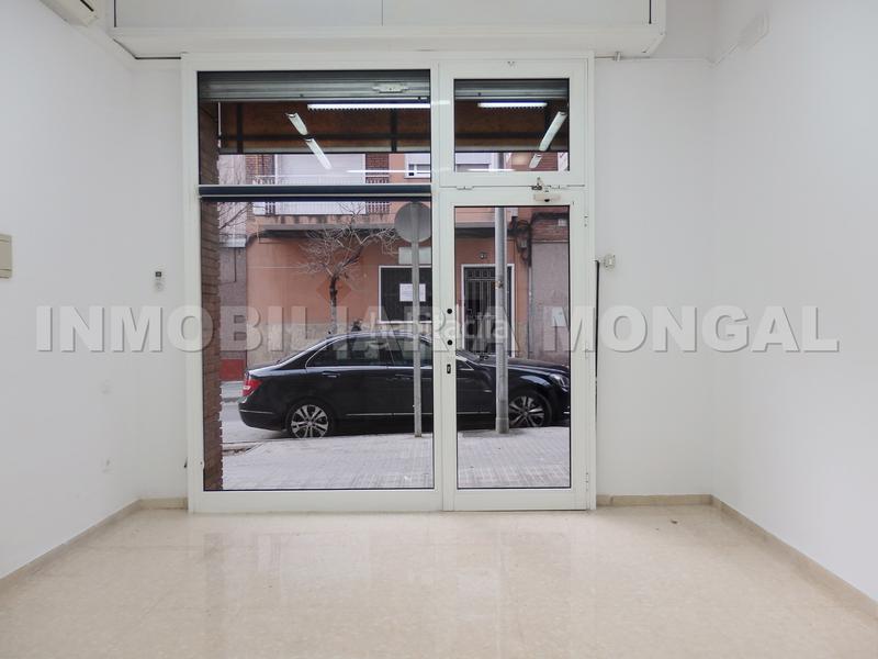 Foto b9285c44-fc18-4169-acef-a721e7b6042c. Alquiler local comercial , situado en calle principal, apto para cualquier actividad. en Sant Boi de Llobregat