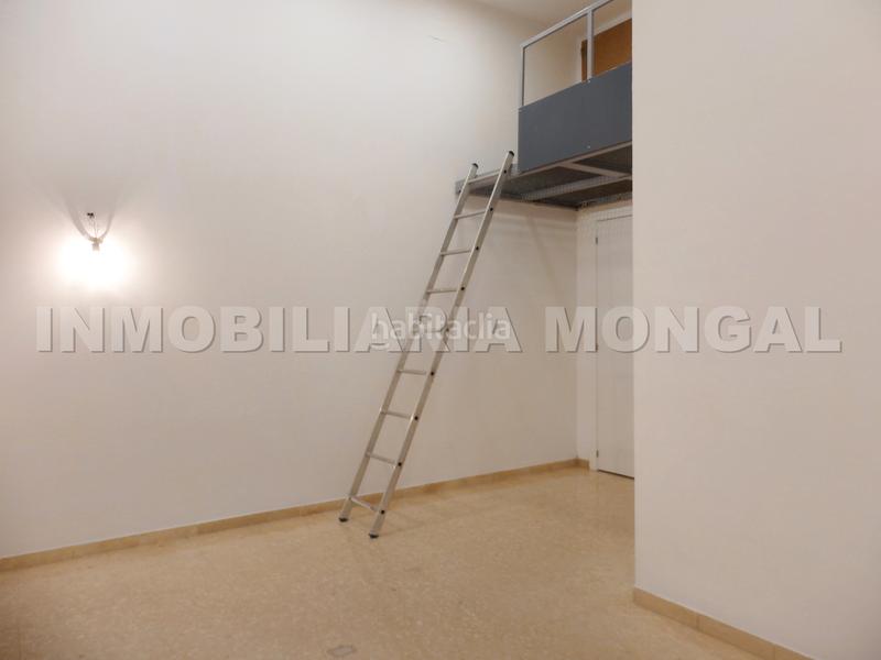 Foto d4f5b0ab-b07b-4db8-95cf-13596621fb54. Alquiler local comercial , situado en calle principal, apto para cualquier actividad. en Sant Boi de Llobregat