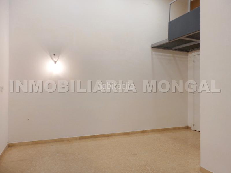 Foto d40df2cd-0465-437d-aa7a-6e79e8e45389. Location local commercial dans Marianao Sant Boi de Llobregat