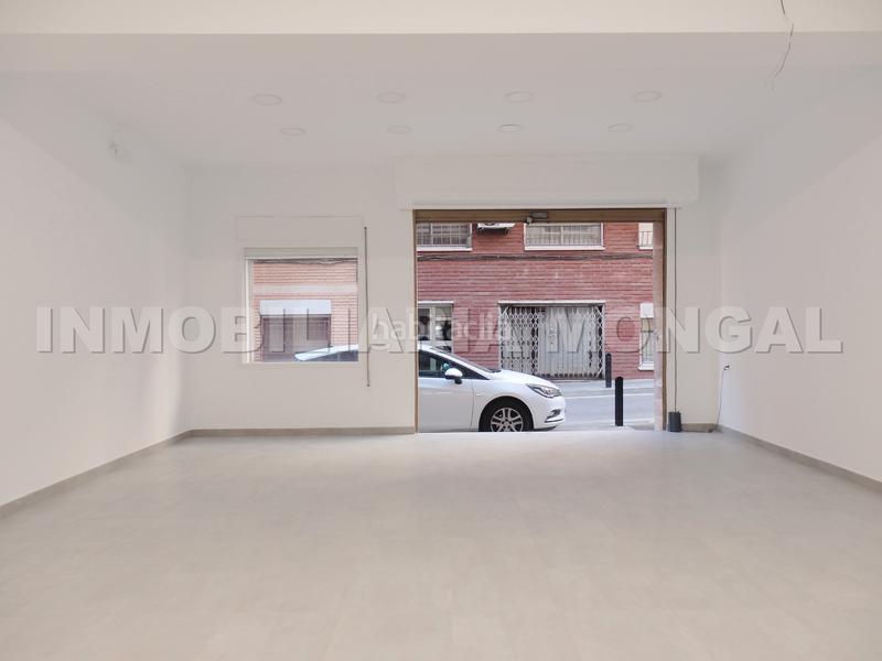 Foto 853c0175-9e51-4a97-986b-e0d03a59aa5c. Alquiler local comercial en n/a perfecto local comercial junto avenida principal, reformado, apto para cualquier actividad. en Cornellà de Llobregat